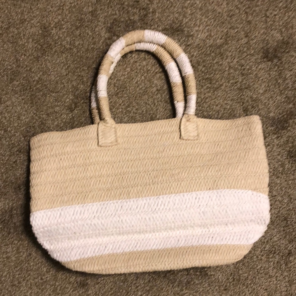 Altru straw and wicker tote